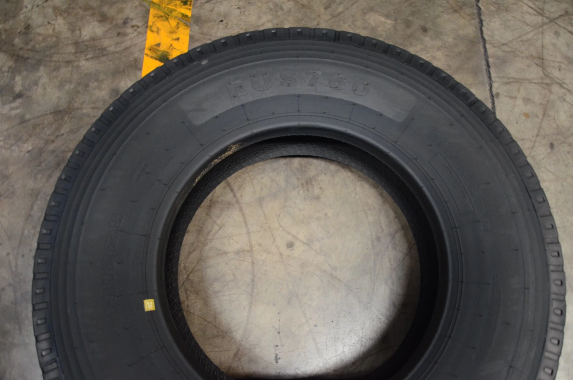 Everton Brand Truck Tire or Bus Tire 11r22.5 11r24.5 285/75r22.5 295/75r22.5 Eus760