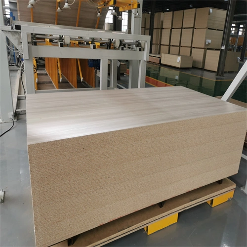 Panneau de MDF Linyi panneau de mélamine pour meubles