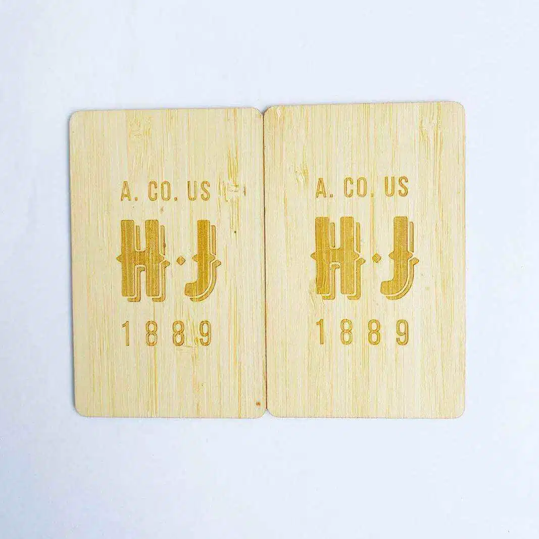 Carte NFC en bois pour clé d'hôtel de taille standard à imprimer en bois.