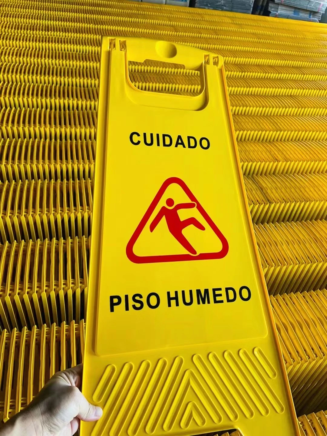 Yellow Sign Board English Spanish Warning Board 700g Windproof
