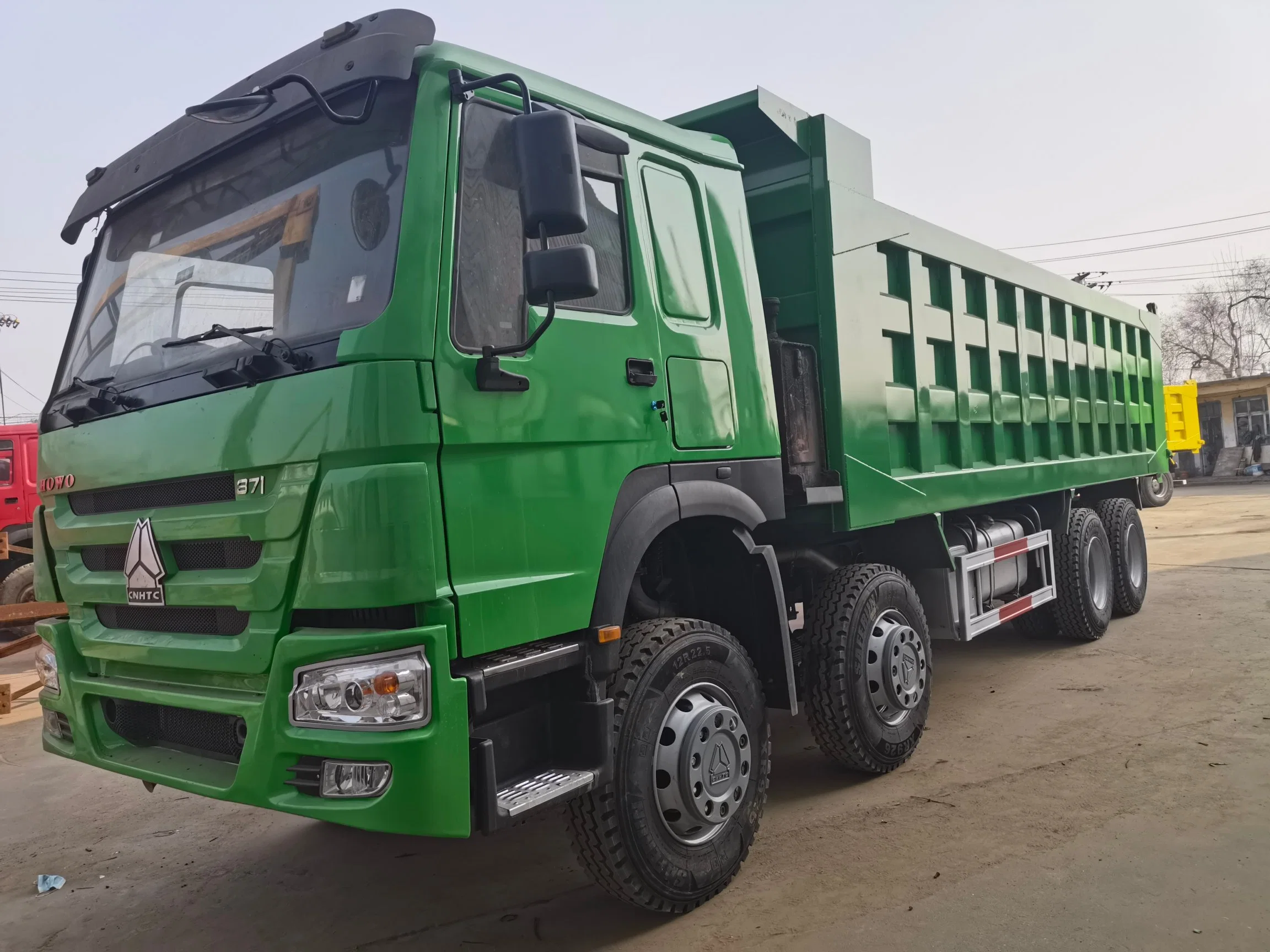 Heavy Duty HOWO Green Large Storage Capacity Used 8X4 Dump Truck