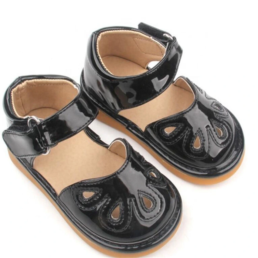 Gummi Baby PU quietschende Schuhe Neugeborene Baby Sandalen Schuhe