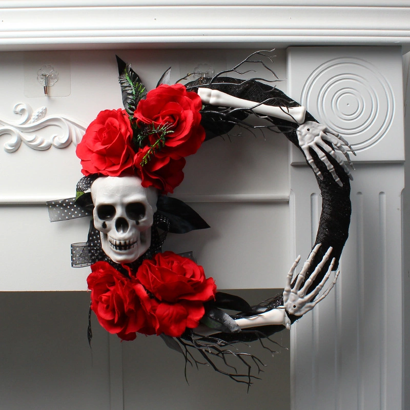 Gruselartikel Totenkopf Rote Rose Geisterhand-Kranz für Halloween Partygeschenk