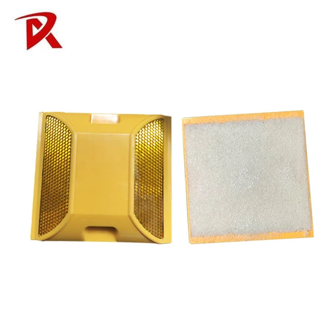 Two Reflective Sides Plastic Road Studs Raised Pavement Marker Price