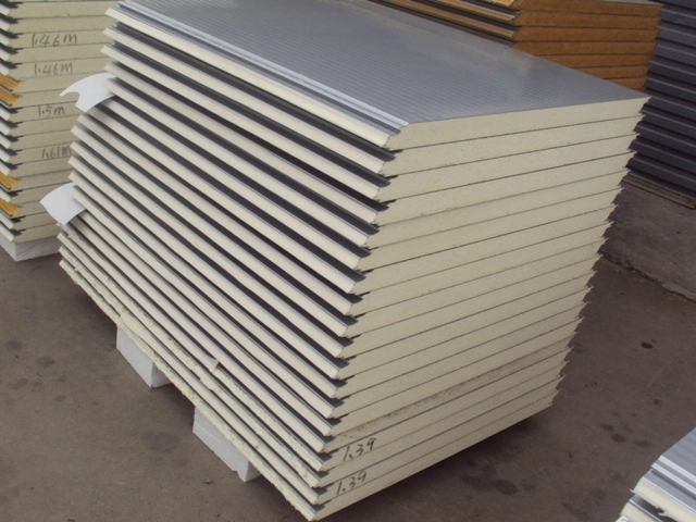 PPGI Steel Surface Standard Micro Lined Embossed Heat Insulated Polyurethane Sandwich Panel