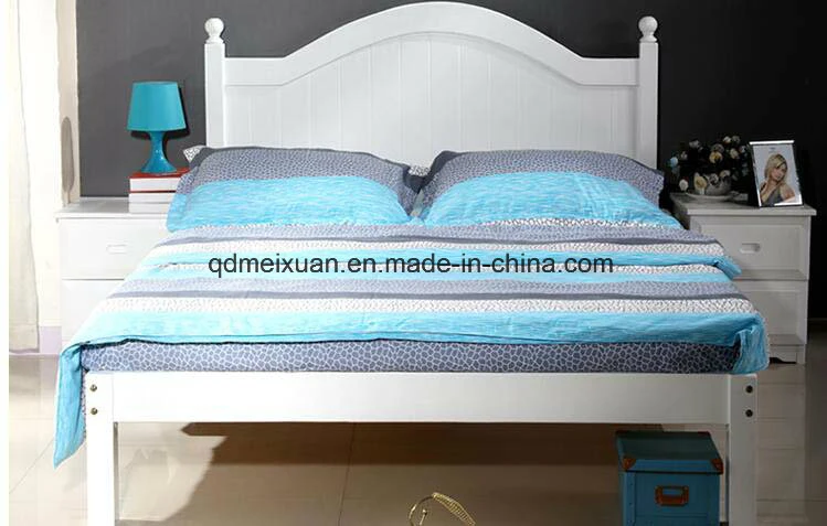 Modernes Doppelbett aus Massivholz (M-X2316)