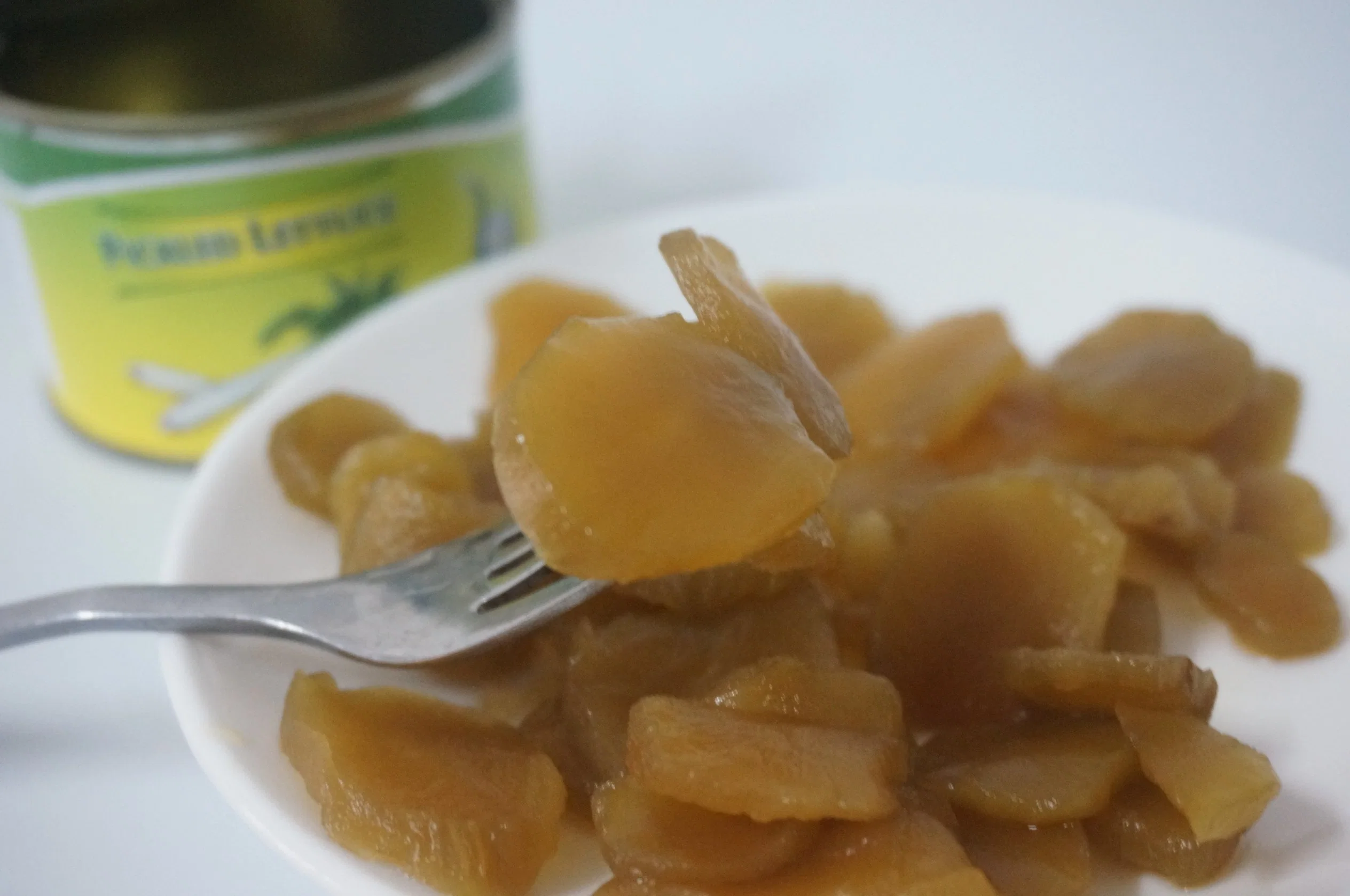 Nourriture traditionnelle Chye pickled SIM naturel savoureux Sour en tranches douces Salade de panda au vinaigre ambiant avec pot Mason