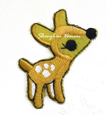 Carton Craft Embroidery Emblem Accessories on Clothes