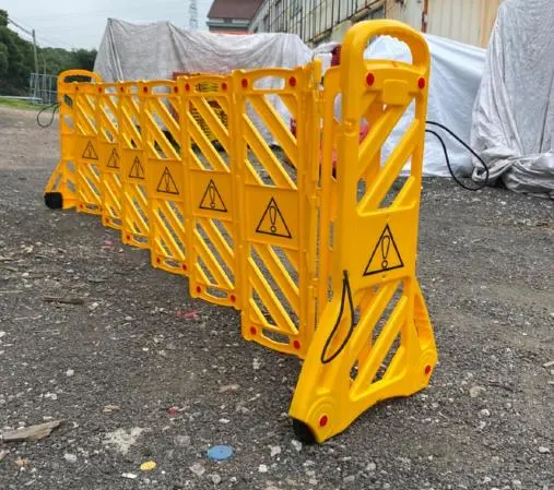 Traffic Barrier and Barrier Gate with Foldable Expandable Queue Fence