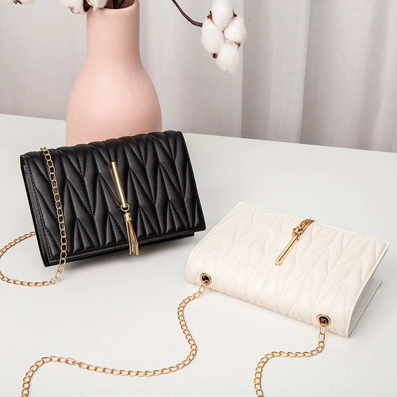 2022ladies Handbags Fashion Foreign Trade Women's Bag Korean Version of Cross Body Small Square Bag V Pattern Pressed Check Pillow Bag