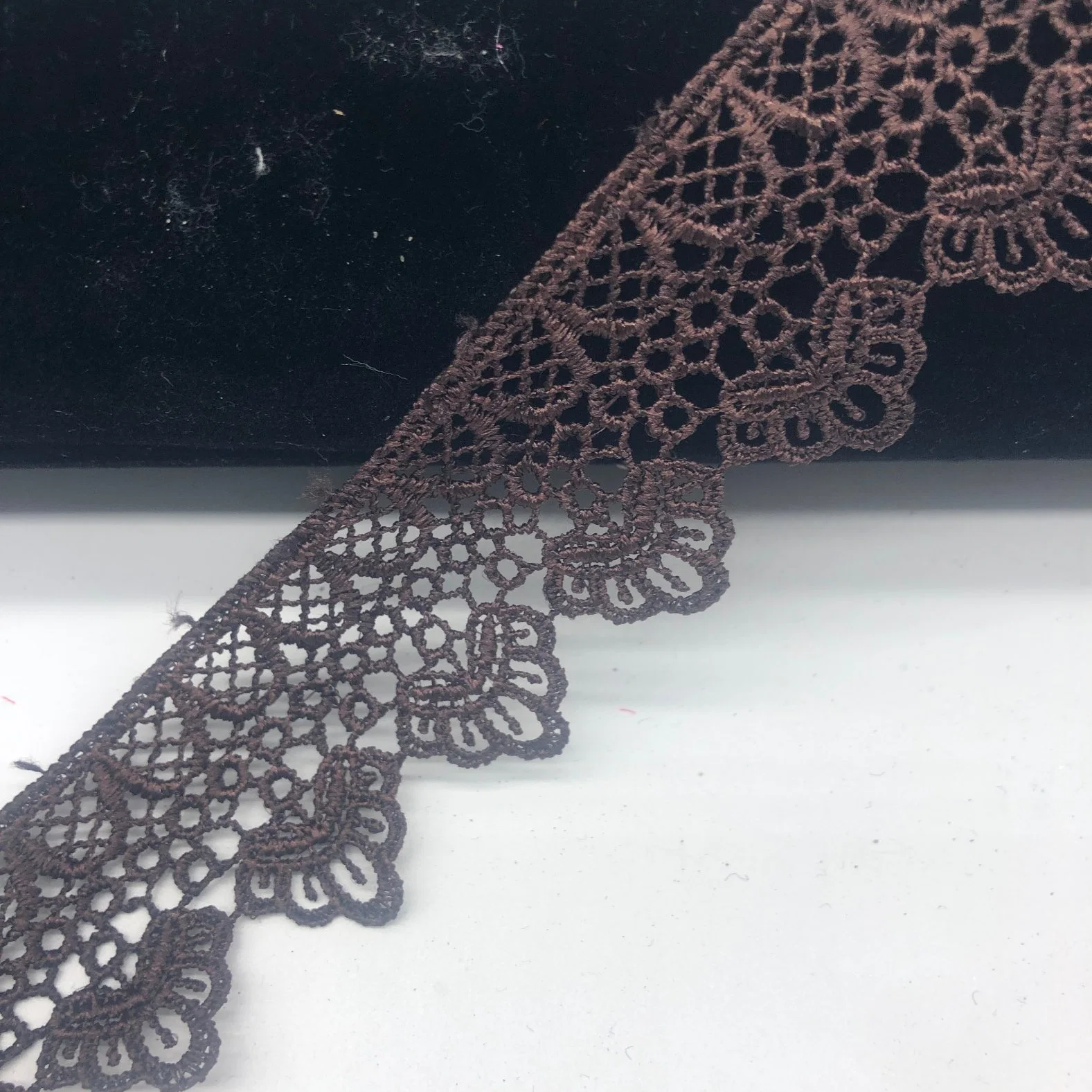 Fashion Style Chemical Border Lace Fabric for Dupatta Sarees