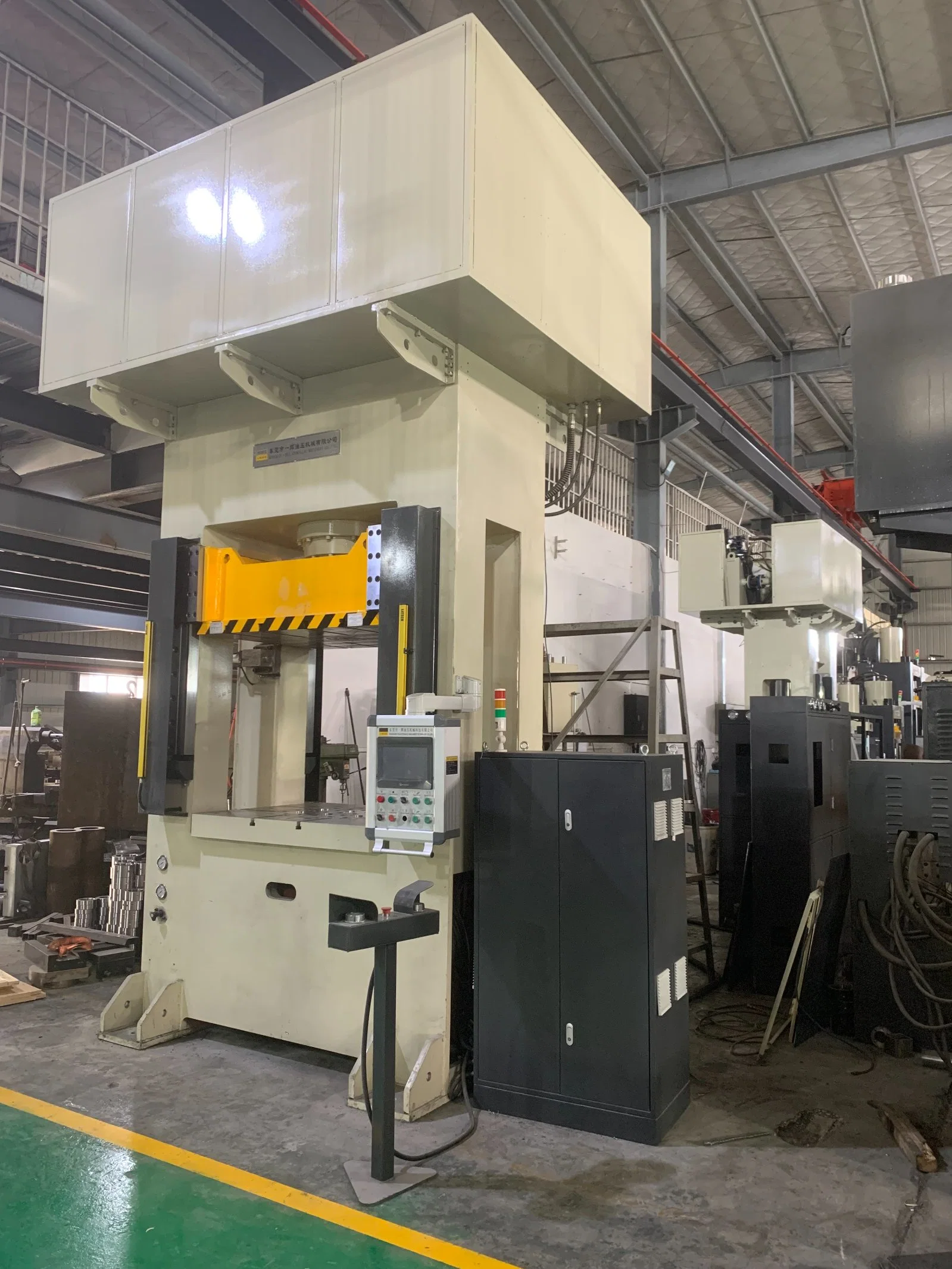 1500 Ton Automatische hydraulische Kaltschmiede Presse Maschine für Metall Formgebung