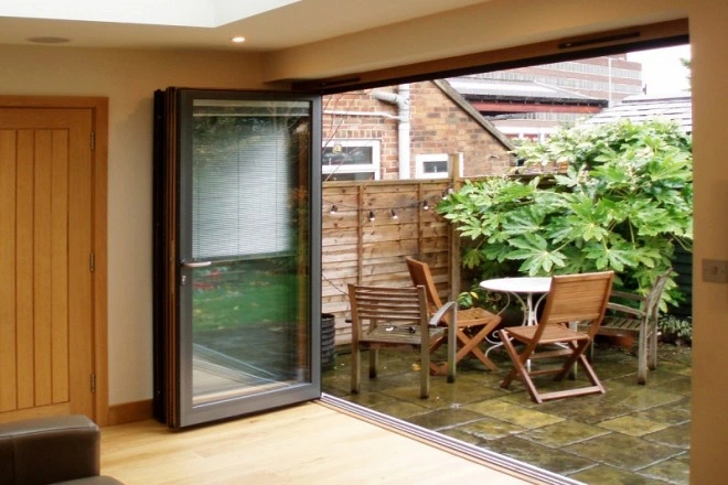 5% off Commecial Price Patio Bifolding Doors with Electric Shutter/Blinds