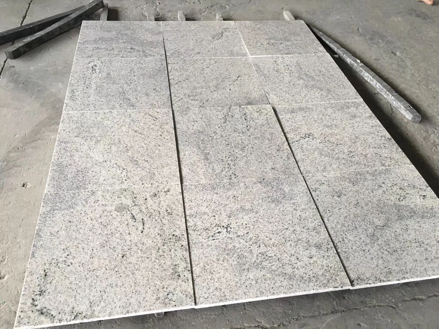 Granito Natural Stone New Kashmir White Granite Flooring Tile and Kitchen Top