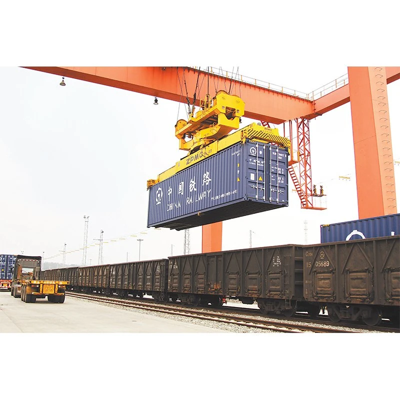 La exportación de ferrocarril de los trenes de Jinhua o Yiwu, provincia de Zhejiang a Asia Central