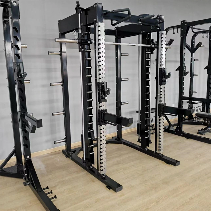 Système d'entraînement de fitness en salle de sport Freemotion PRO Cap Power Weight Rack.