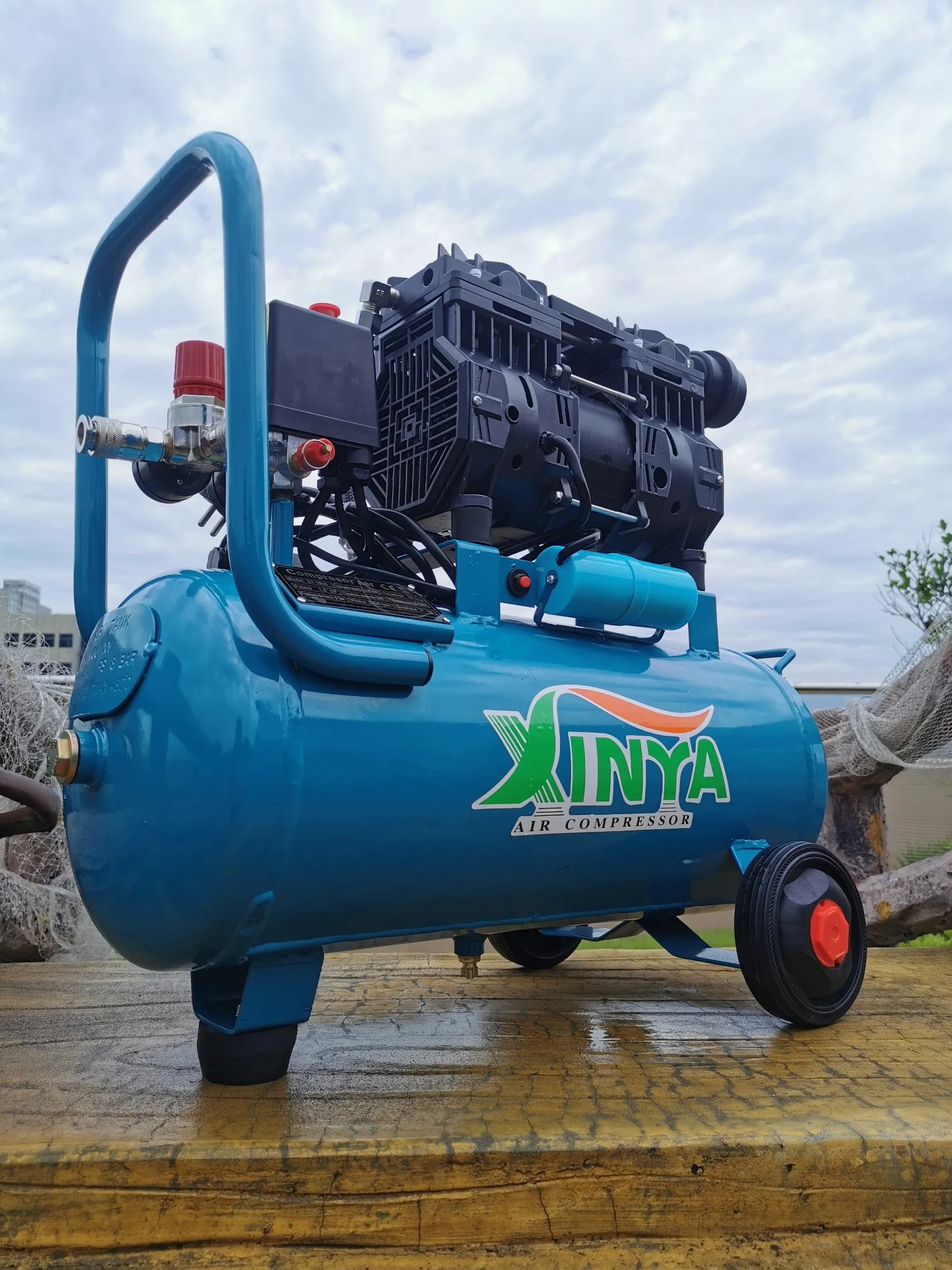 Xinya China al por mayor Silent Oil Free Air Compressor