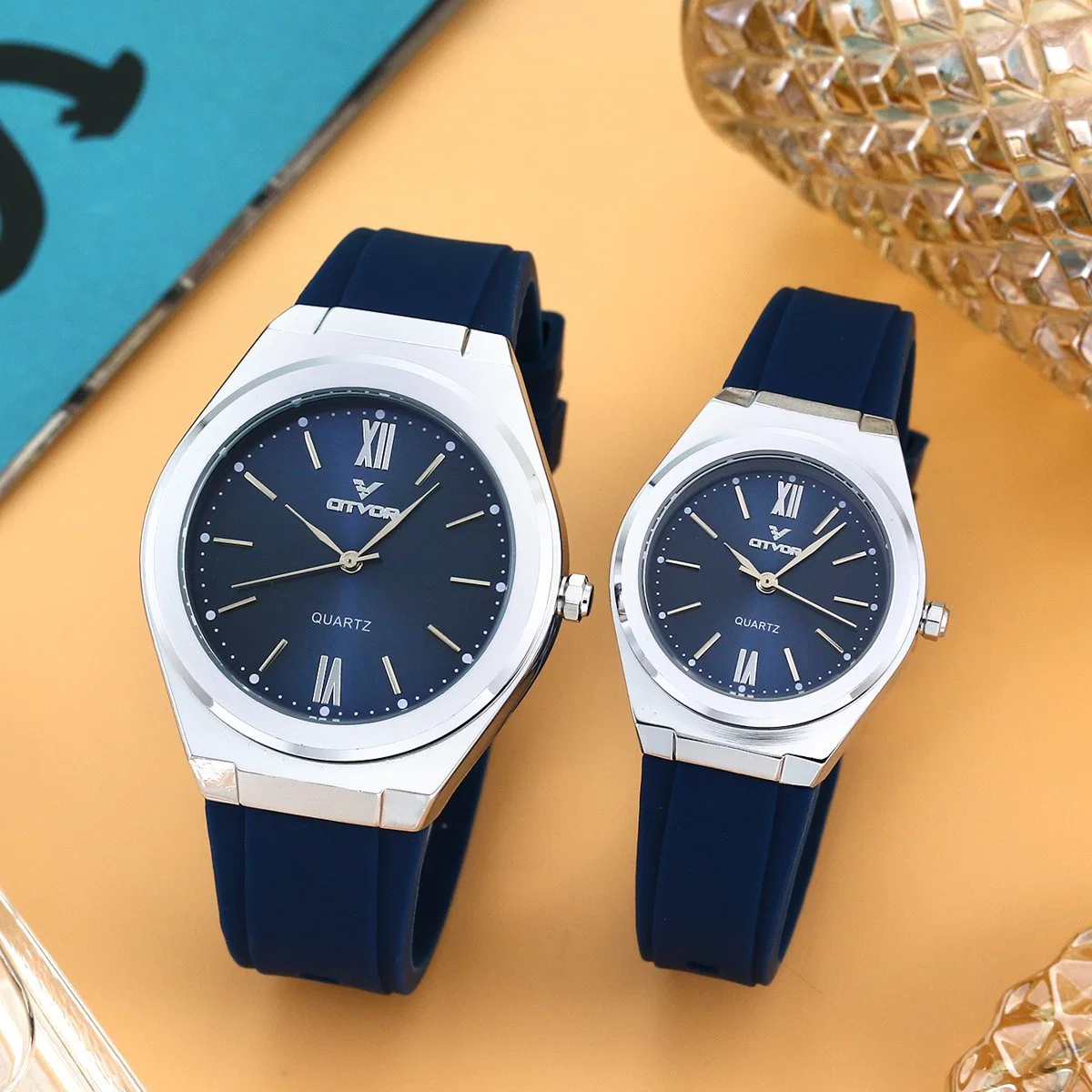 Montre de couple sportive pour hommes et montre pour femmes en gros.