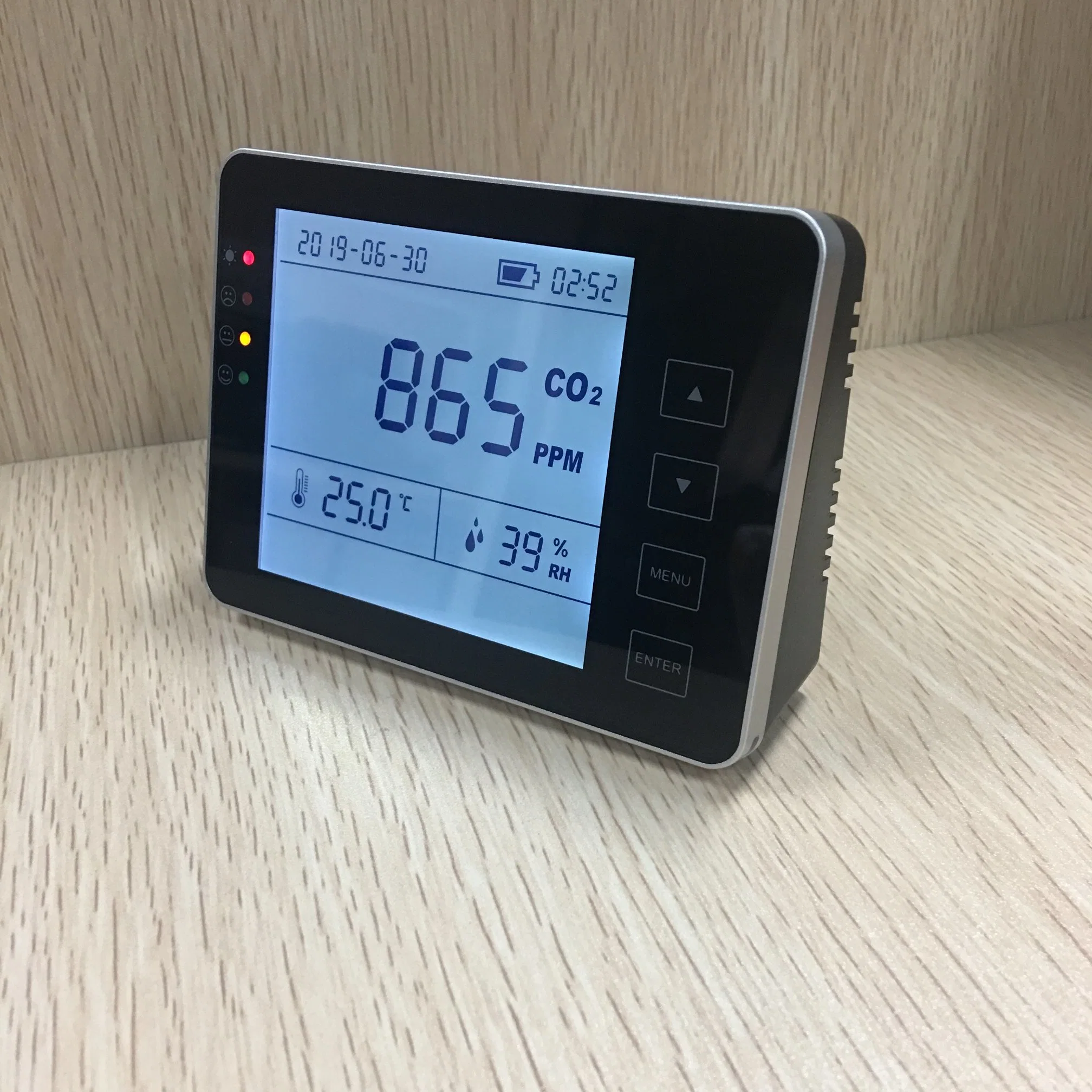 USB/Battery Powered Indoor CO2 Monitor with Data Logging CO2 Meter SA1200p