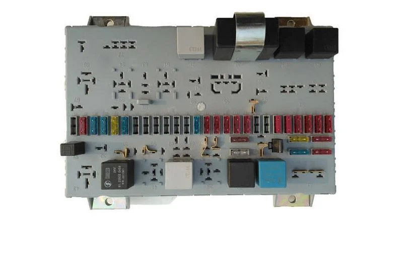 Electrical Junction Box Relay Fuse Box Control Module Computer Board Suited for Delong F3000, F2000, Aolong