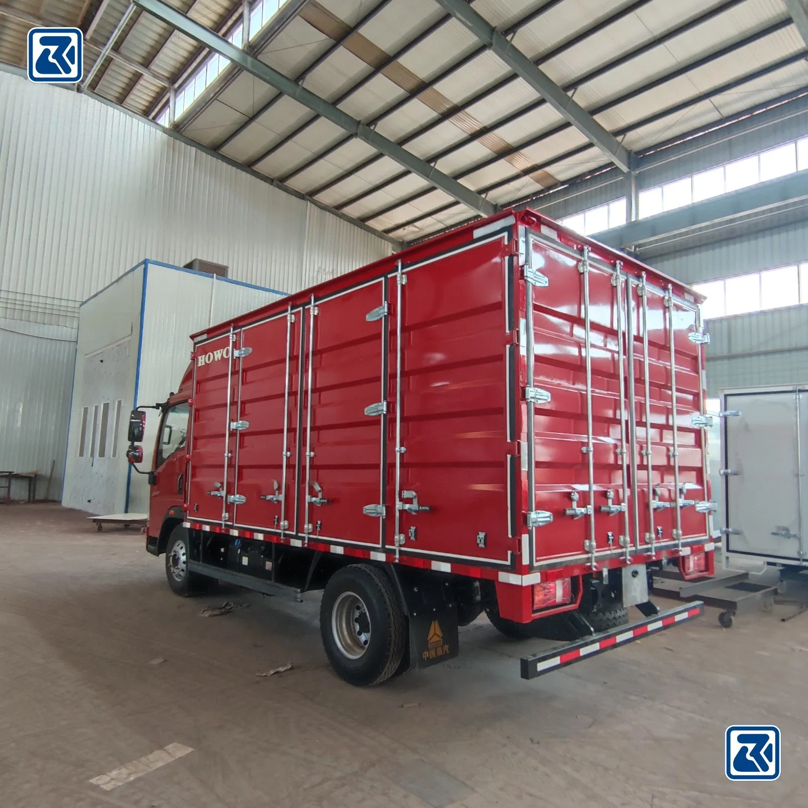 Heavy Duty Sea Food Box Van Refrigerator Truck with Insulation