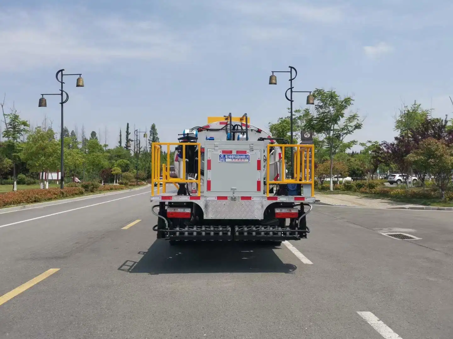 Dongfeng 6000L/8000L Distribuidor de asfalto camión cisterna el mantenimiento de carreteras de asfalto de la carretilla elevadora a la venta de pulverización