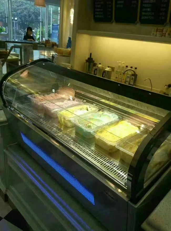 Comptoir de la crème glacée congélateur
