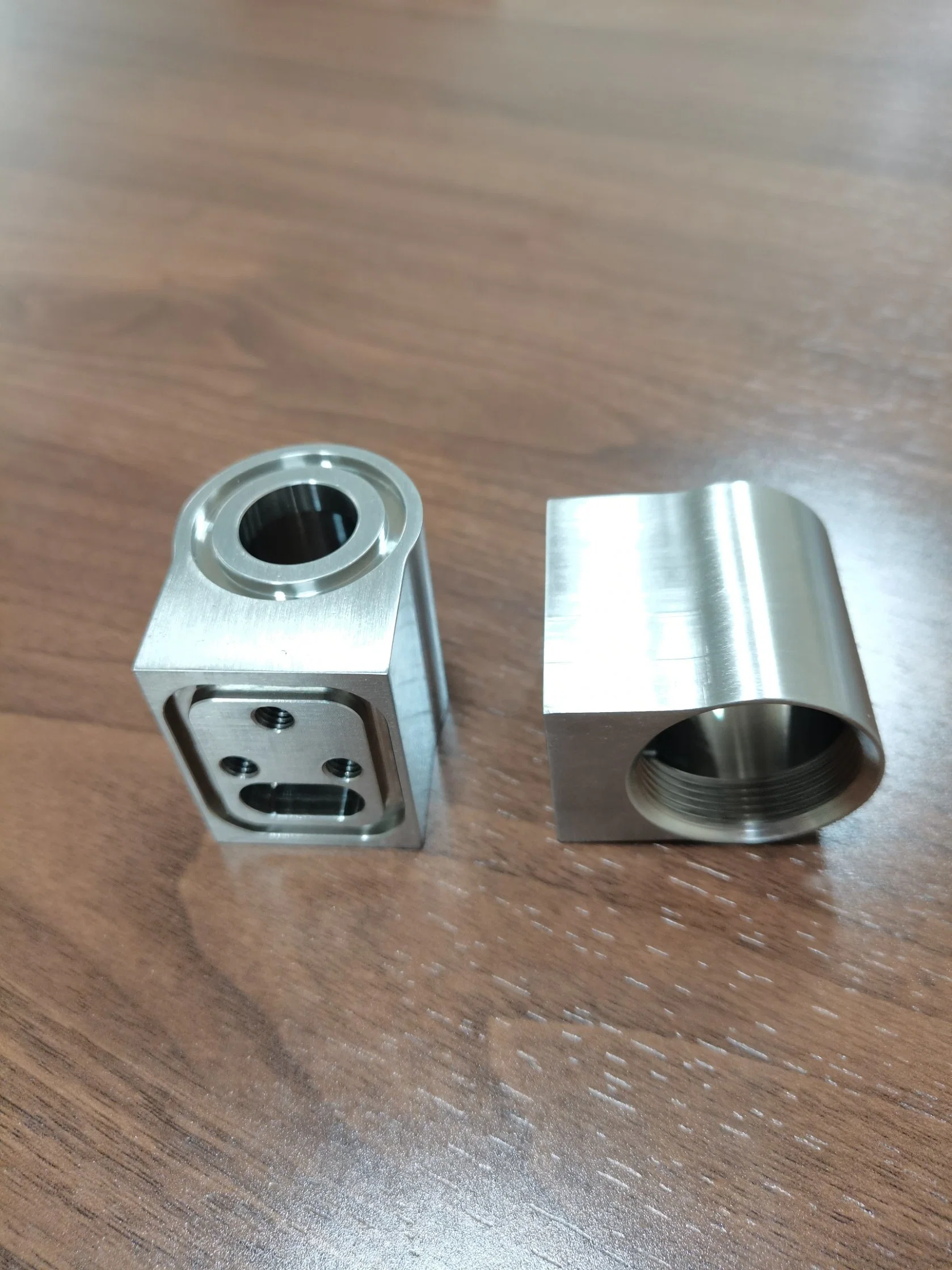 Customized High Precision Machining Bracket, Tracking Roller