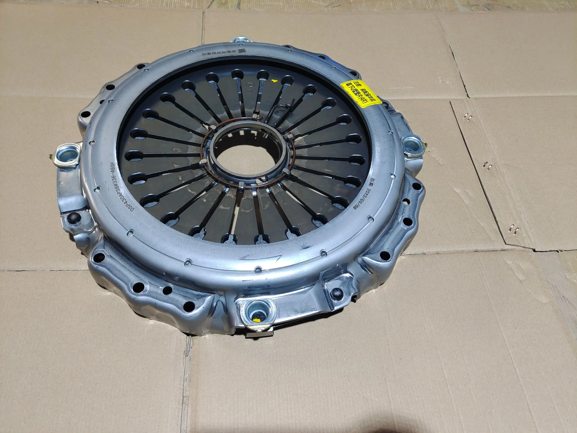 Heavy Truck Transmission Spare Parts Clutch Plate Clutch Disc for FAW HOWO Shacman Sinotruck FAW Foton Dongfeng Withdz9114160034