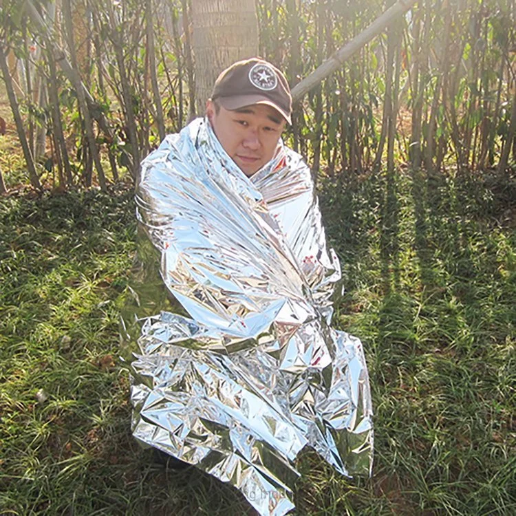 Wholesale Mylar Foil Silver Emergency Blanket for Rescues and Camping