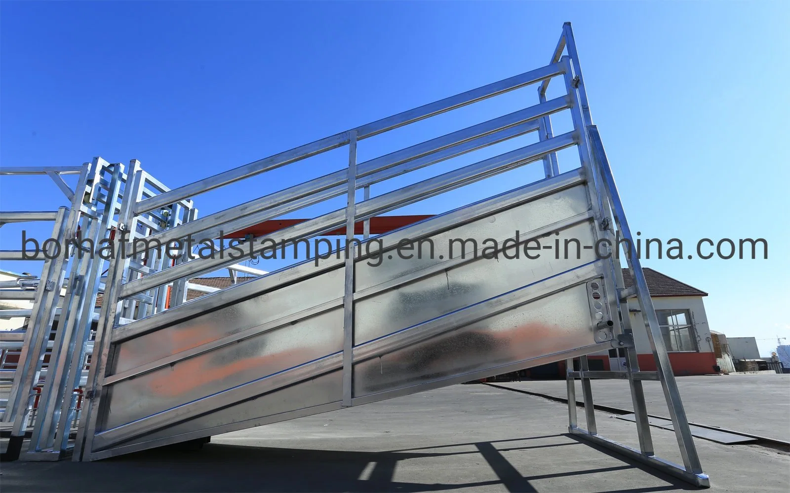 Chinesischer Hersteller Rinder Handling System Laden Rutschanlagen Fangen Rutsche Squeeze Chute Cattleman Chute Portable Circular Livestock Handling Systems for Livestock