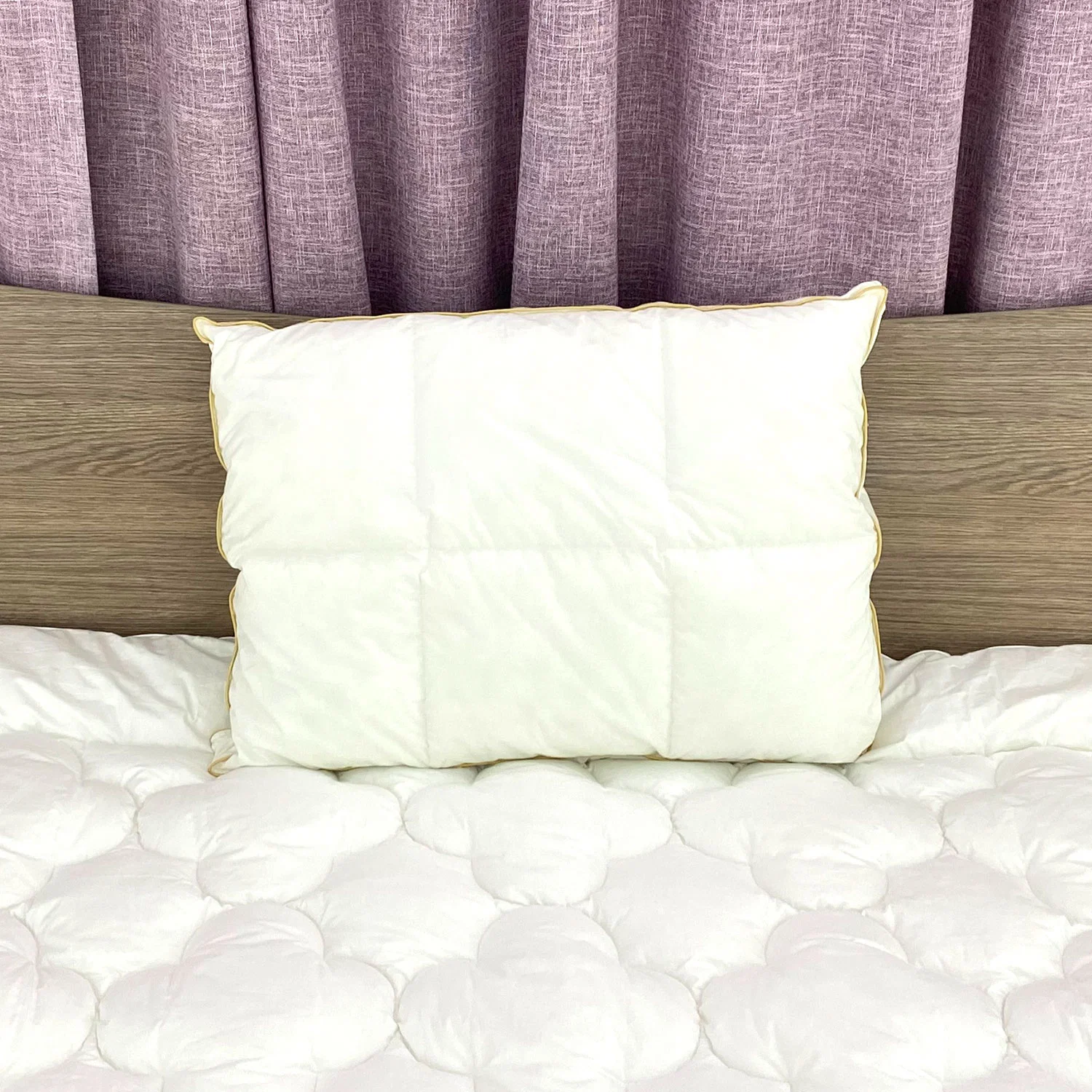 Customized Memory White Travel Bedding Massage Hotel Home Protect Cervical Vertebra Comfortable Pillow