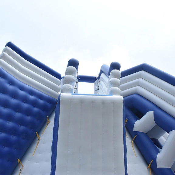 Gigante Bouncia todos en una estación juegos de agua con tobogán juguetes acuáticos