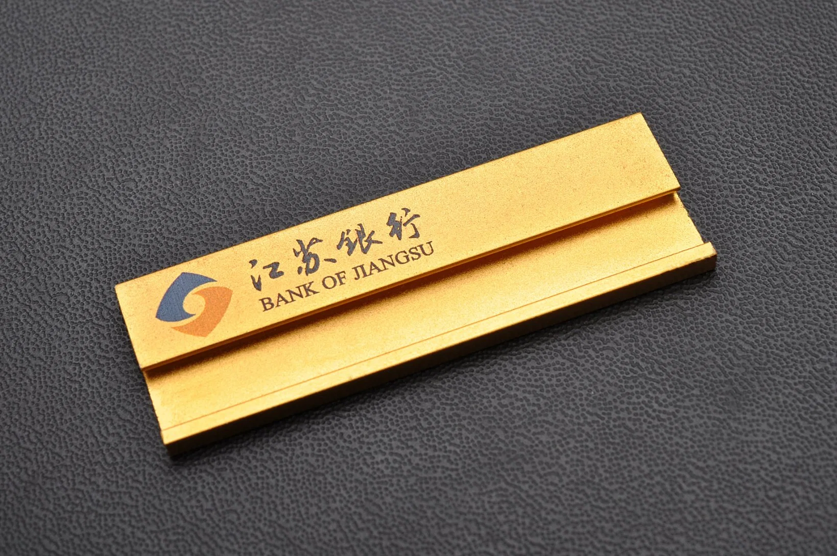 Custom Quality Metal Plastic Badge Label Back with Oxidized Gold Surface High quality/High cost performance  Metal Badges