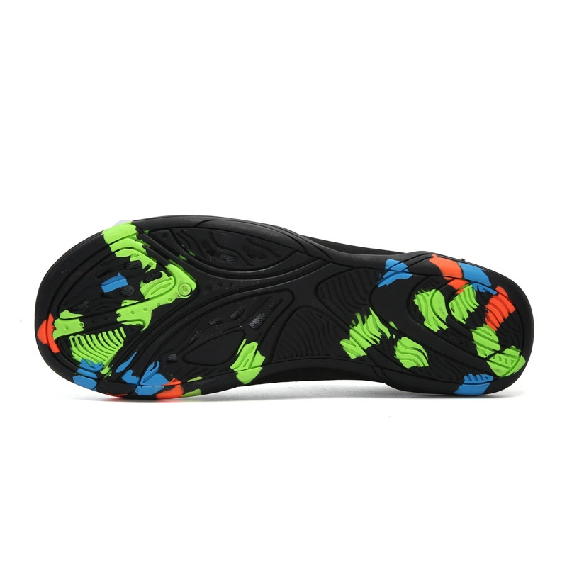 Plage de surf de la piscine de sports nautiques de marcher pieds nus Chaussures exécutant Chaussettes Aqua