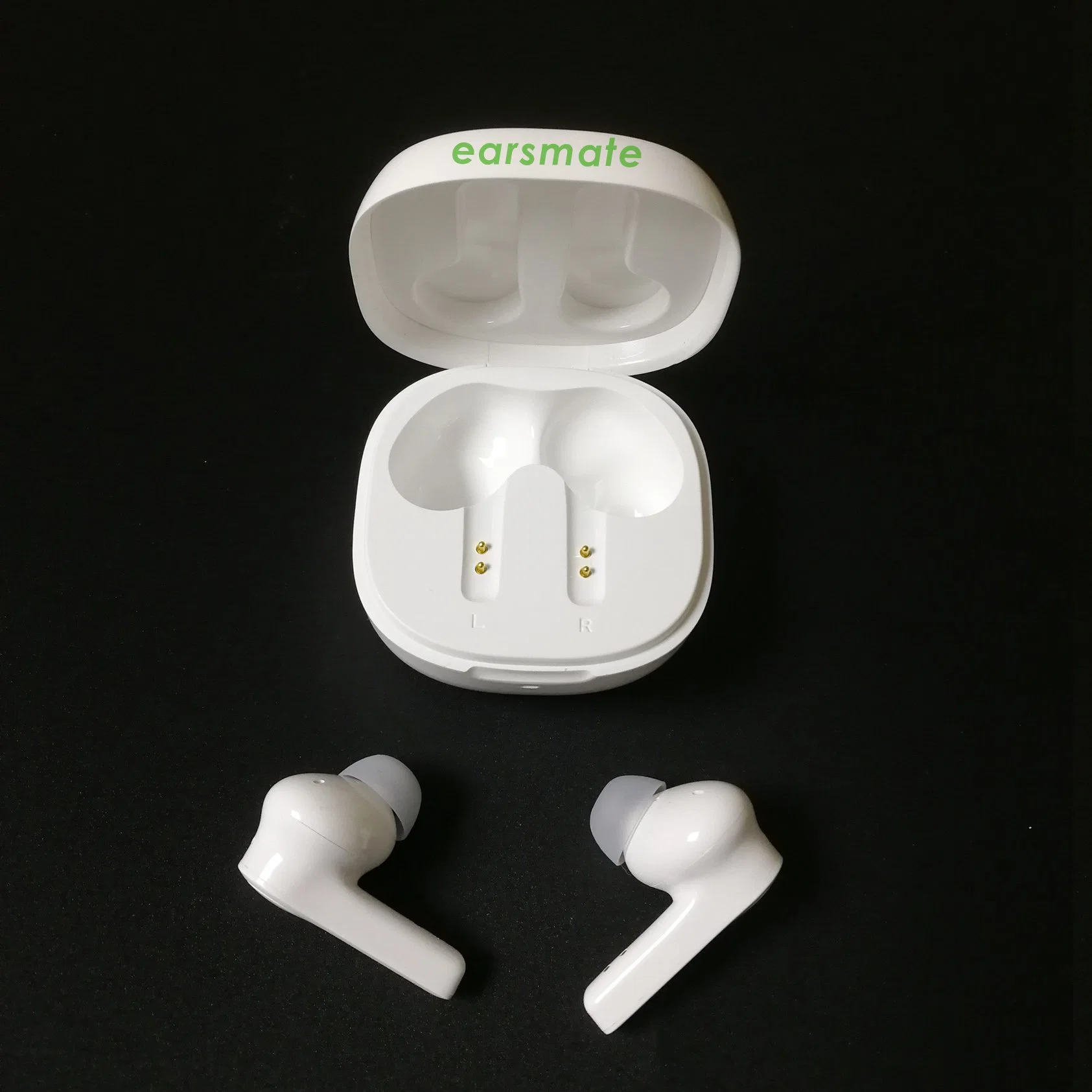 New Wholesale/Supplier Price Small Rechargeable Case Bluetooth Headphone 32CH in Ear Digital Hearing Aid OTC Deafness Aids Sound Amplifiers