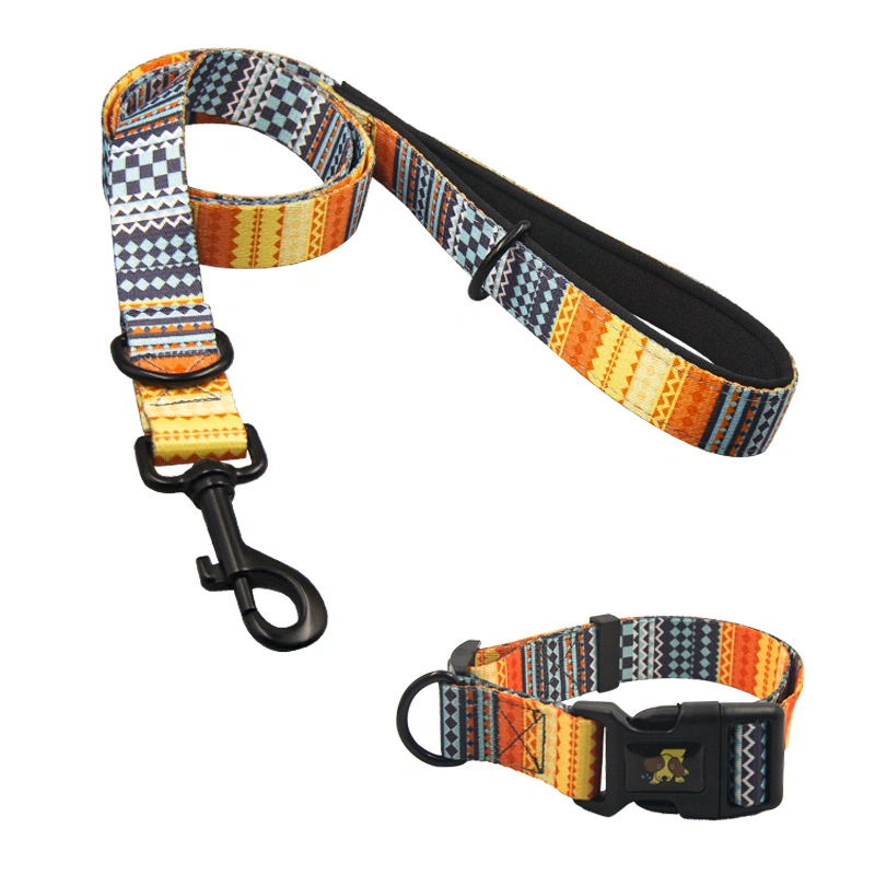 Fabricant PET produit Custom Dog leads respirable réversible Padded imprimé Ensemble de col de corps et de fils à motif