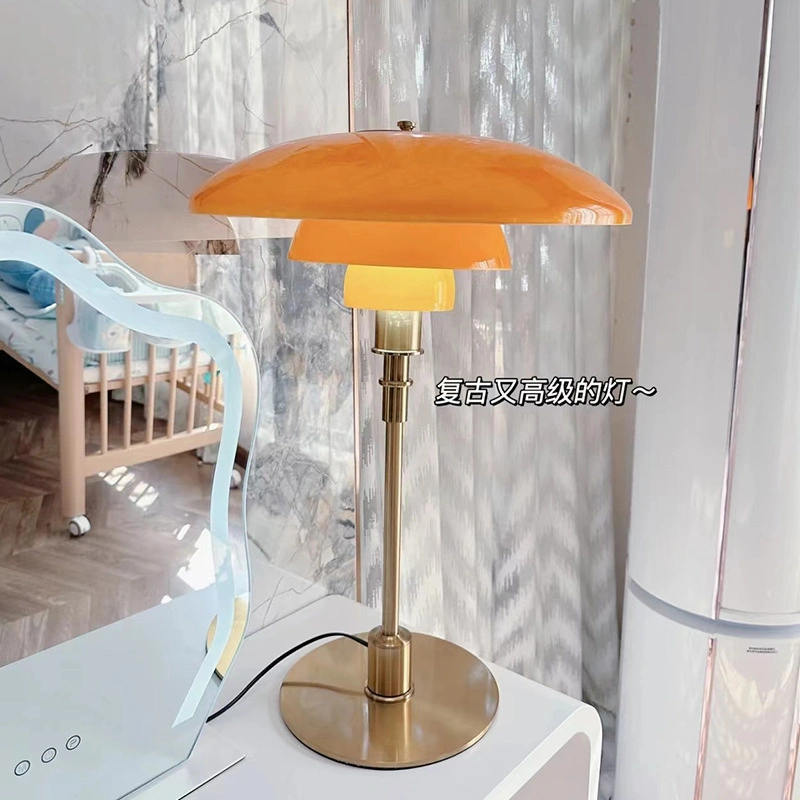 China Crystal Modern Home Decoration LED Table Lamp Interior Lighting.