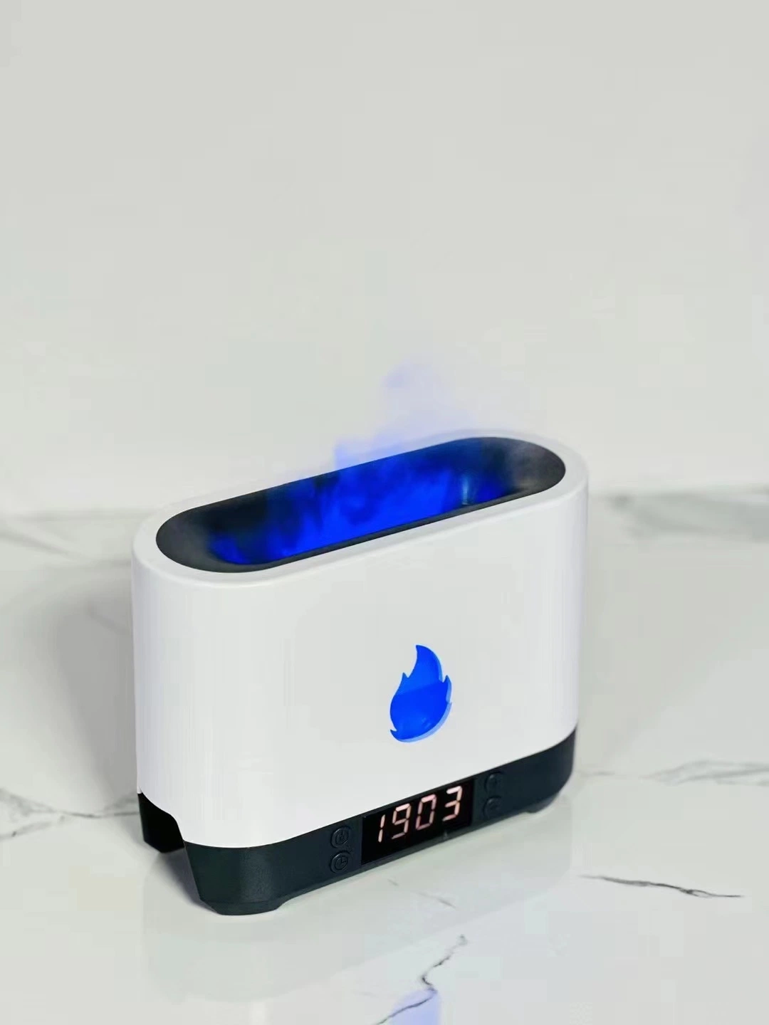 2023 Nouvelle horloge sans fil flamme Aroma diffuseur flamme ambiance LED nuit Bt Haut-parleur musique, Haut-parleur avec horloge et télécommande