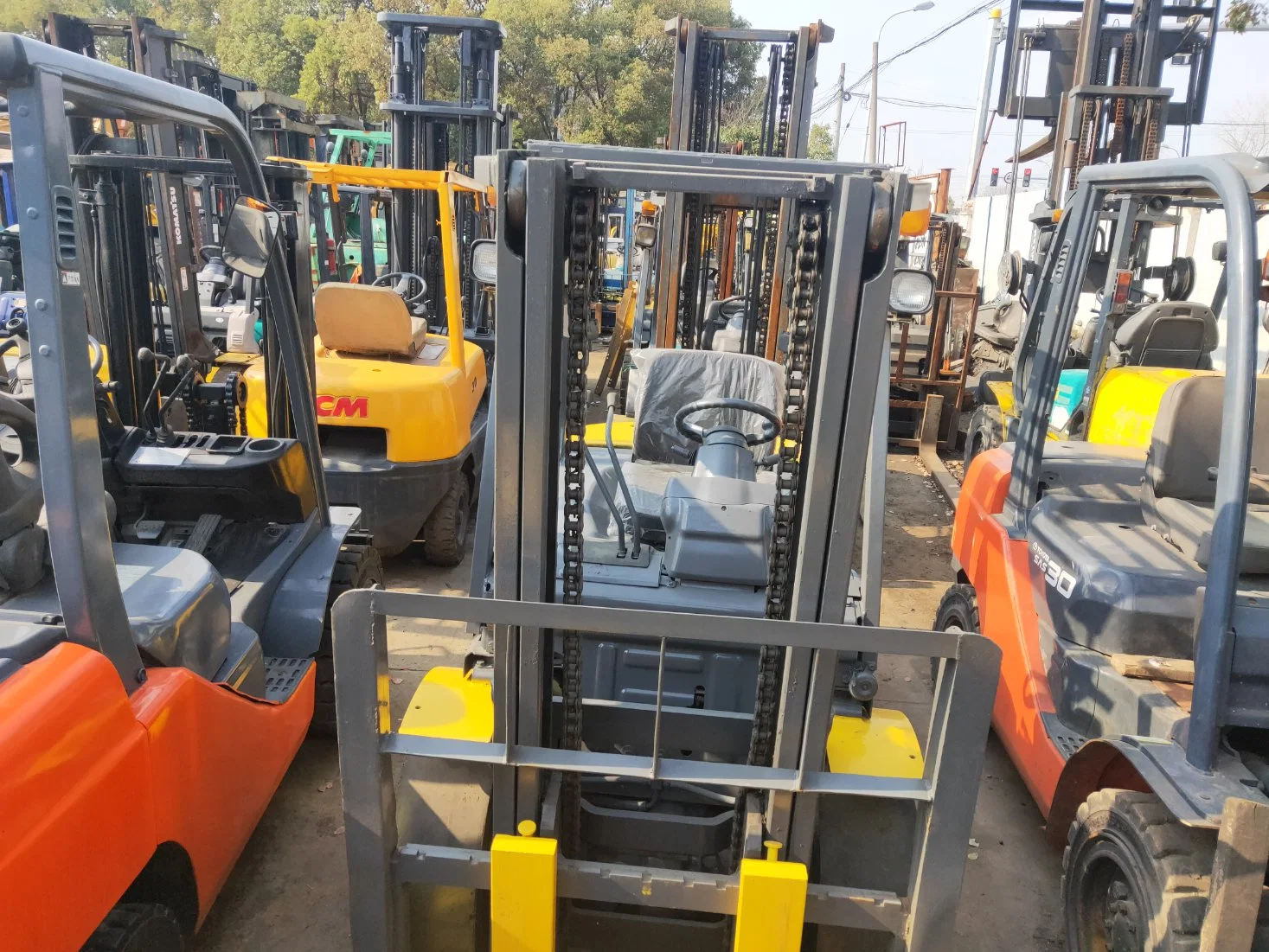 2019 Years Used Forklift Truck Battery Start 3.0 Ton Japan Forklift Fd30t-17