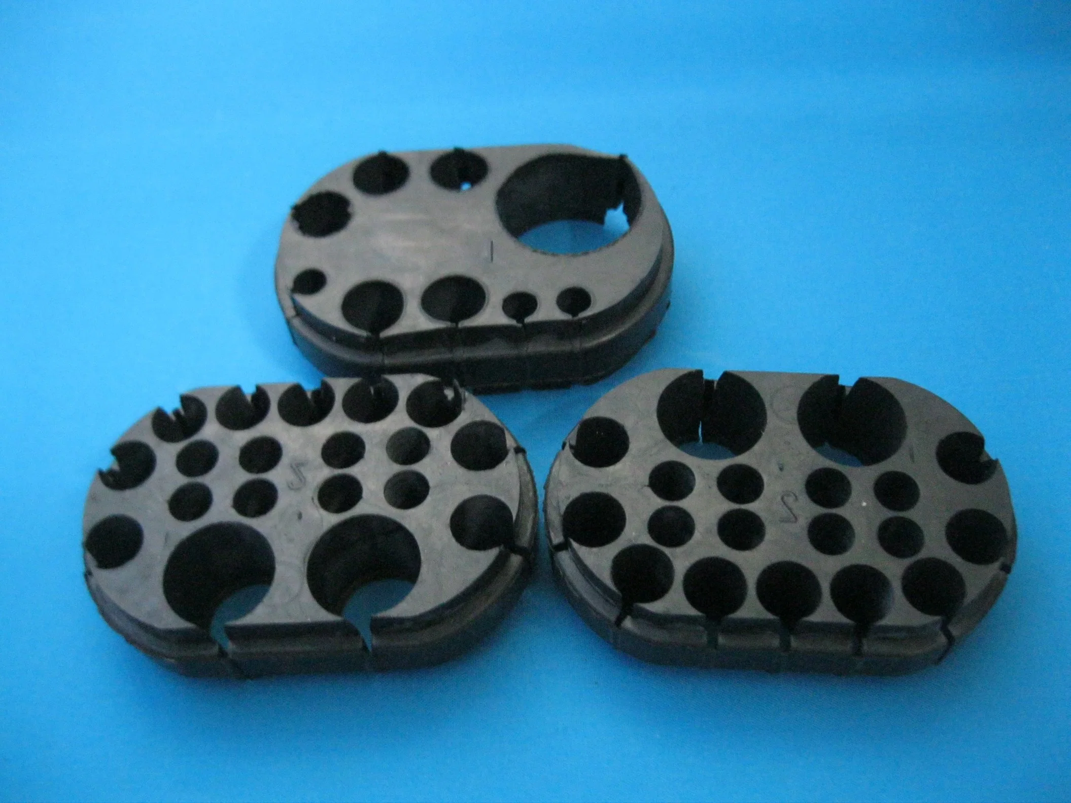 China Manufacture EPDM / NBR/ FKM / Nr Automotive Molded Rubber Parts for King Long Bus