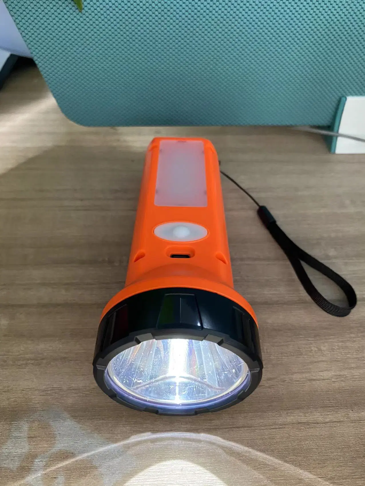 Factory Supply Solar Power Reading Torch Light Flashlight