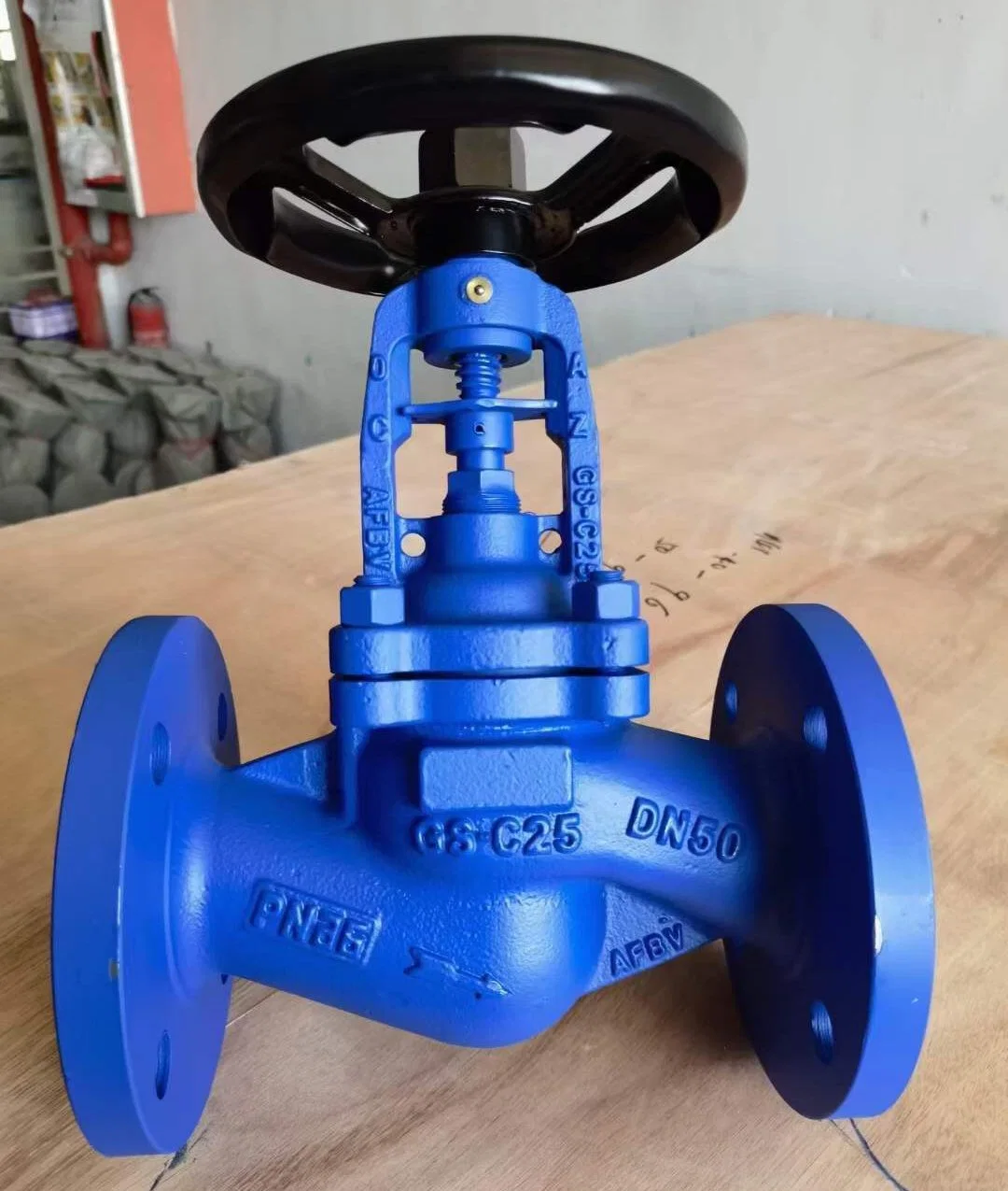 GS C25 DIN Pn16 Pn25 Pn40 Air Steam Cast Steel Cast Iron Bellows Seal Globe Valve