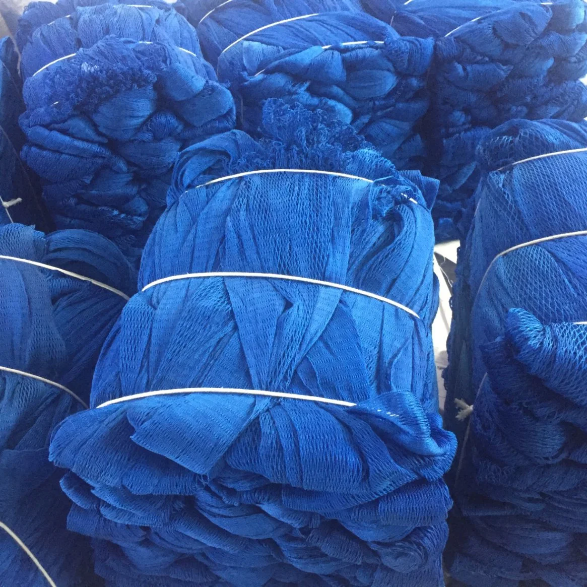 China Knotless de nylon de gran calidad Red de pesca de malla de fortalecer las pequeñas