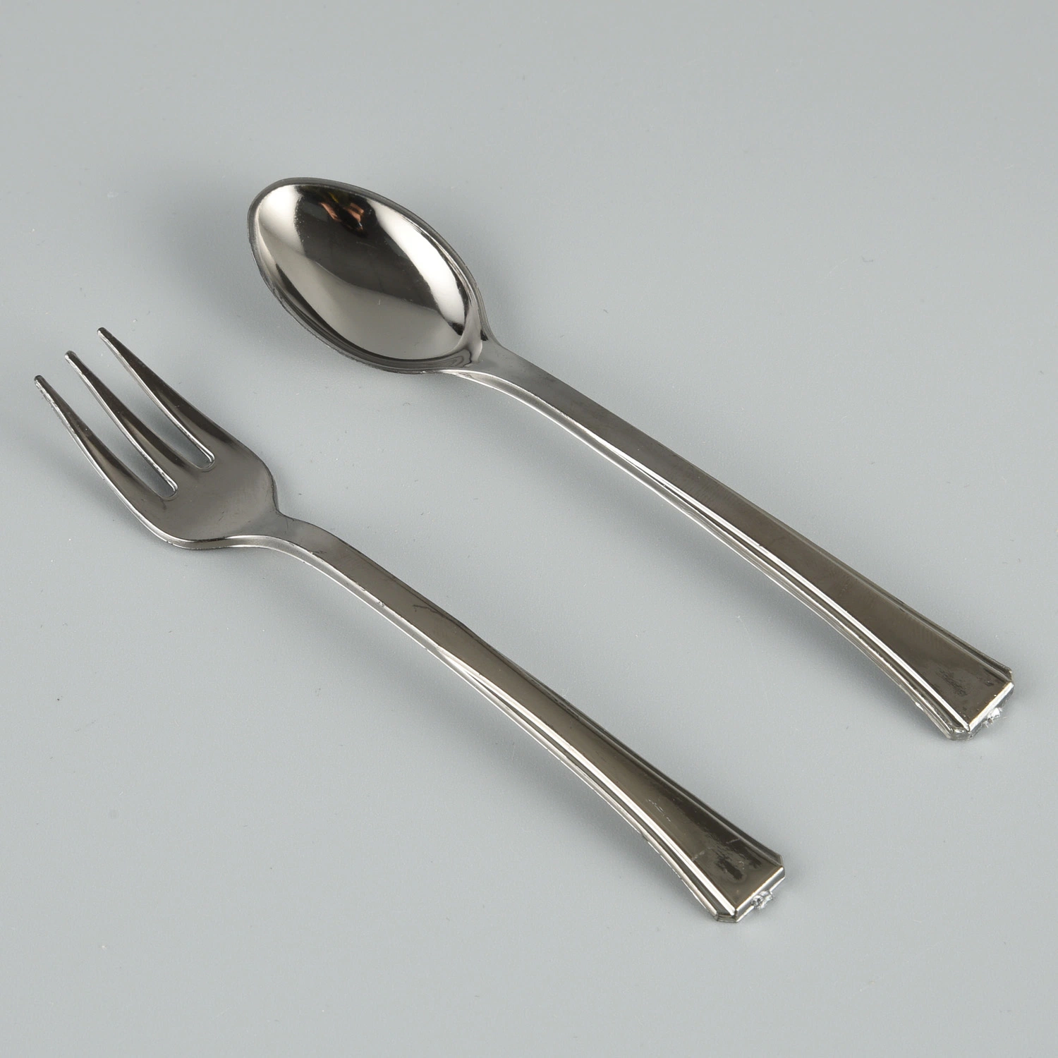 Wholesale/Supplier Silver Color Plastic Fork Knife Spoon Cutlery Set for Party Dinnerware