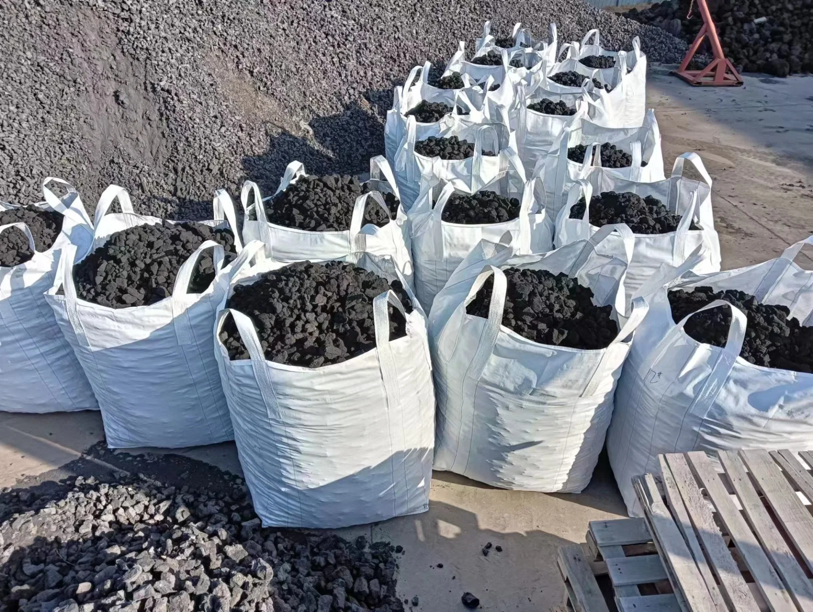 Coke High Sulfur CPC Calcined Anthracite Coke Petroleum Coal 1-5mm Manufacturers Supplier