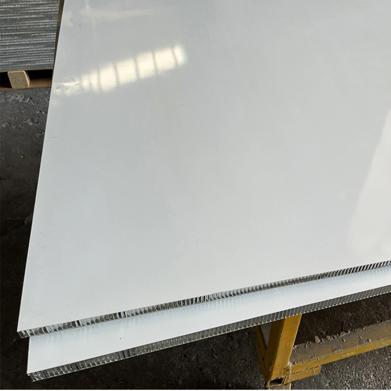 5052h32/H34, 6061t4/T6 Super Wide Prepainted Aluminum Coil Used as Decorative Board of Vehicles