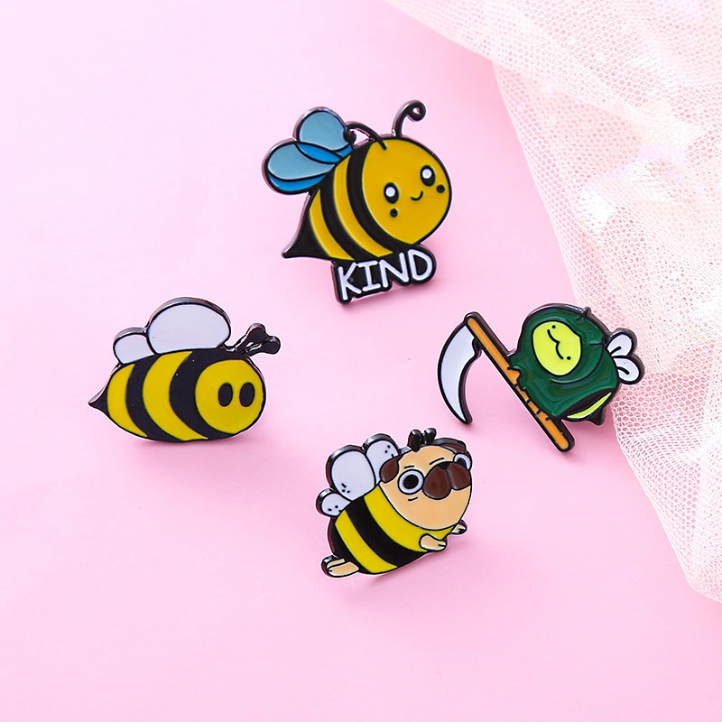 Dibujos animados Cute Bee Broche Animal Insignia ropa Creative Accesorios