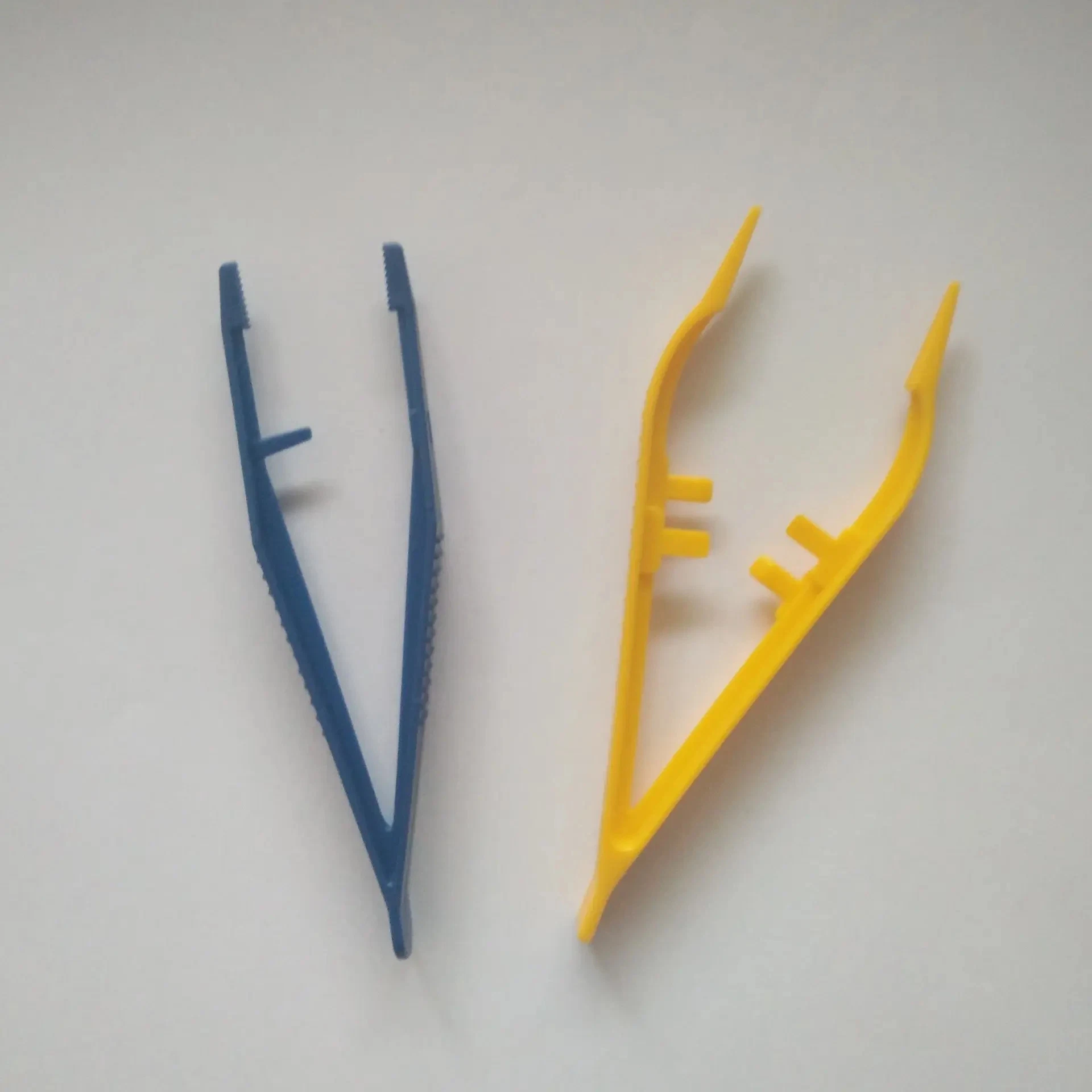 Sterile Medical Disposable Surgical Tweezers Plastic Medical Forceps for Wholesale/Supplier