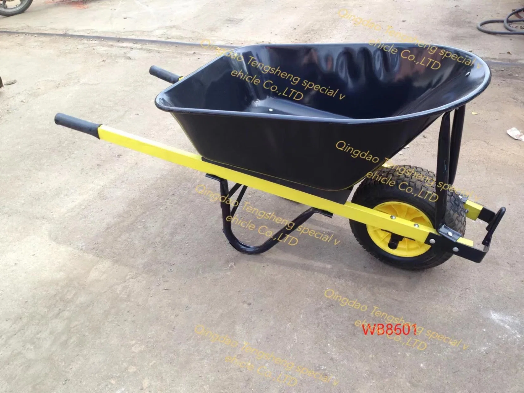 Wb8601 High Quliaty Wheelbarrow con carga 200kg 100L 6.50-8 pulgadas Rueda neumática